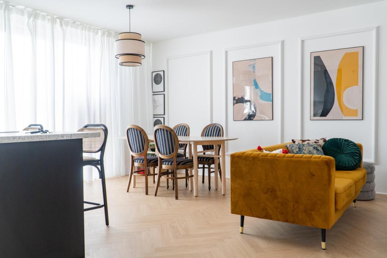 Old Town Gem Designer Apartment - Centre Location - Families - Remote Work 格但斯克 外观 照片
